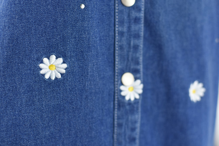 90s Embroidered Daisy Flowers Jean Dress Women's Small