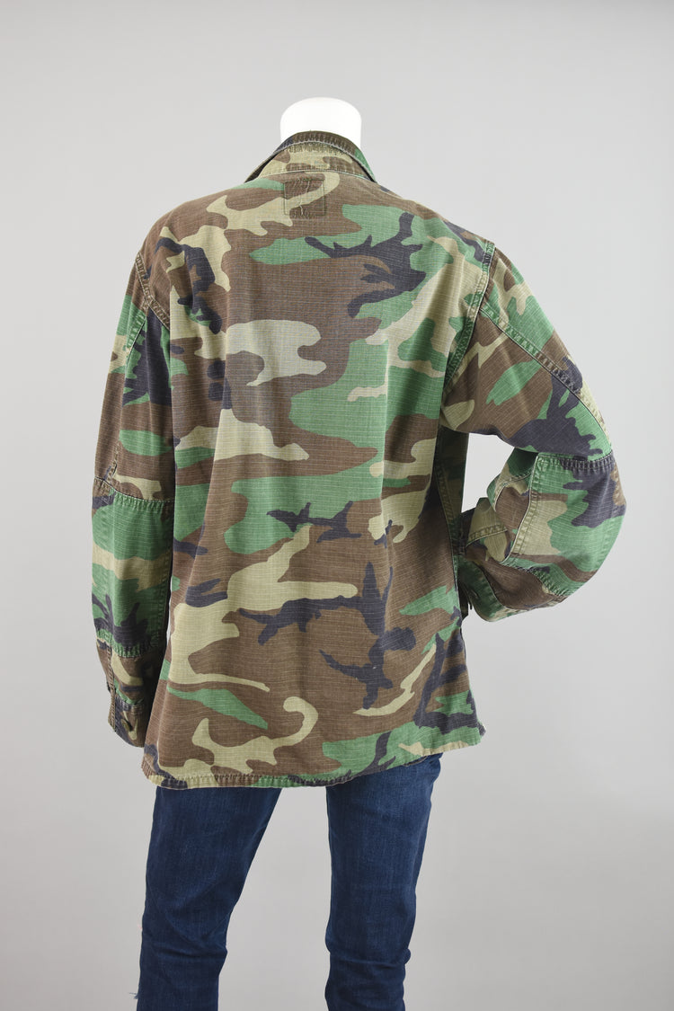 80s Distressed Camouflage Army Fatigue Shirt with Patches, Men's Medium Regular