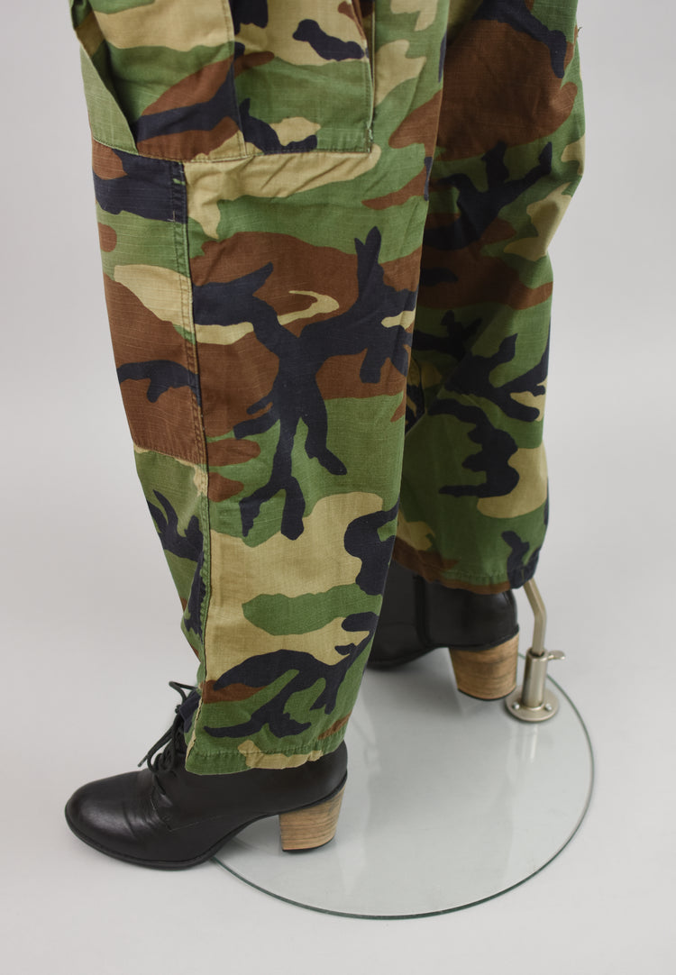 90s High Waist Camouflage Cargo Army Pants, Men's Large Short